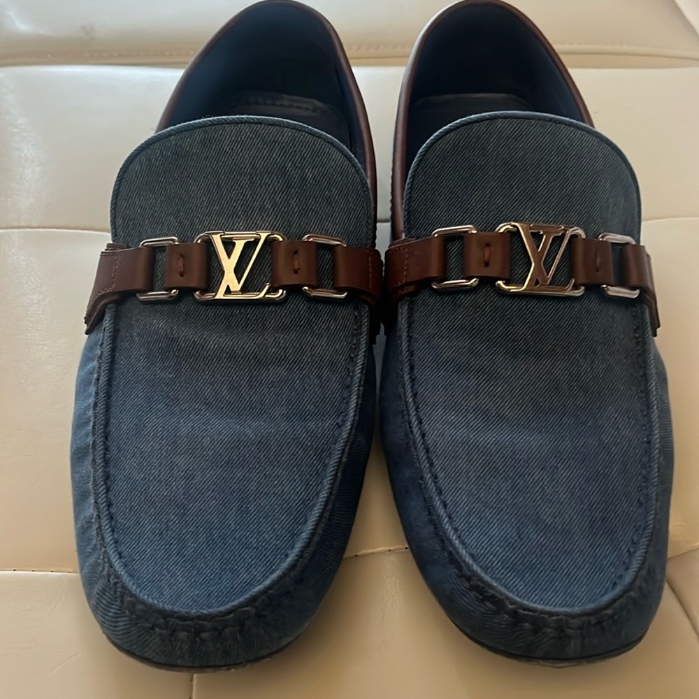 Louis Vuitton drivers size 10 US, excellent condition